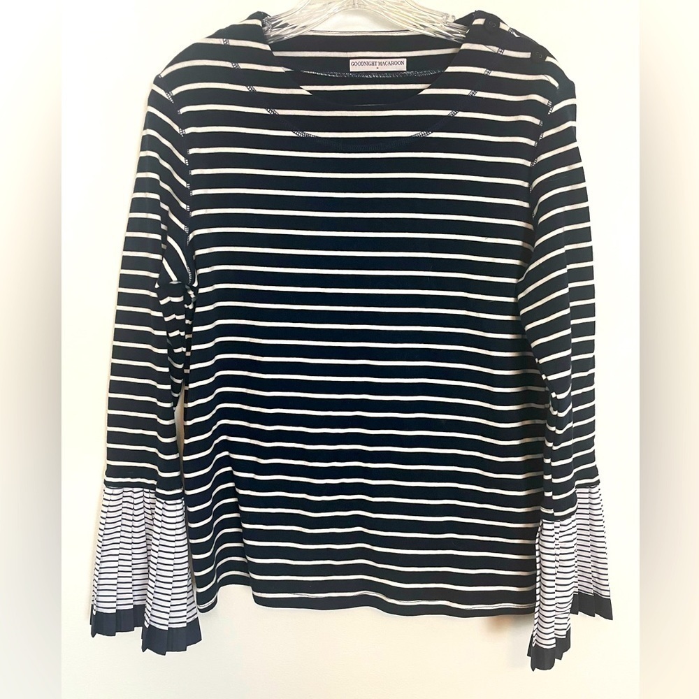 🎉2/$15 Goodnight Macaroon Top